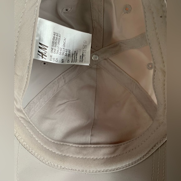 H&M baseball cap. Light grey. Never worn. - Picture 3 of 4
